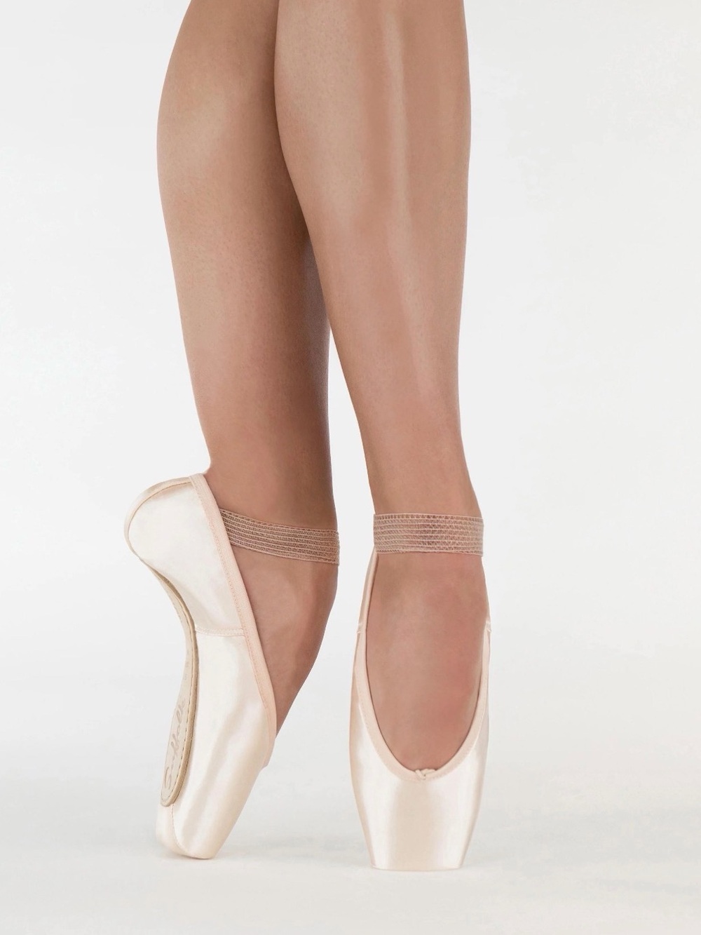 Reign Satin Ballet Pointe Shoes in Pale Pink